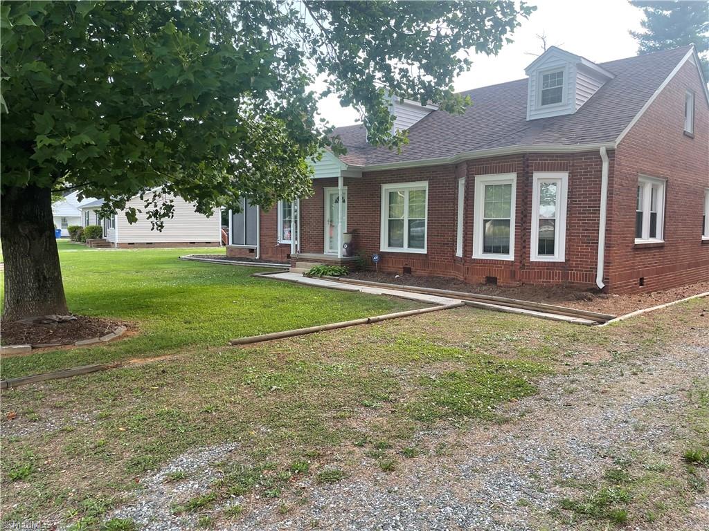 422 Roxboro Road Haw River, NC 27258 - Photo 3 of 39 Gallery Image 3