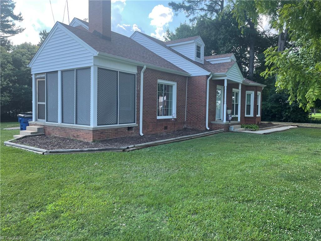 422 Roxboro Road Haw River, NC 27258 - Photo 4 of 39 Gallery Image 4