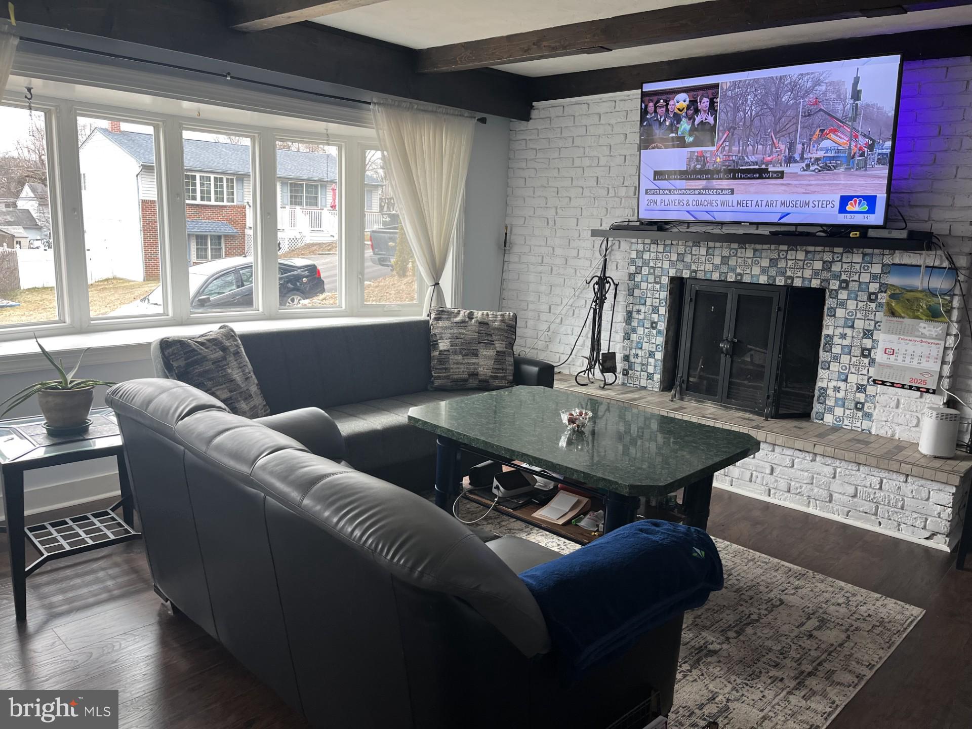 936 Wood Road Feasterville-Trevose, PA 19053 - Photo 2 of 29 Living room