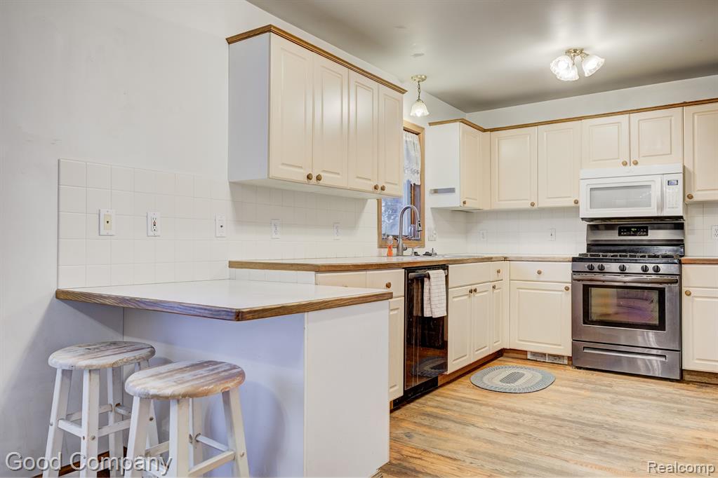 1509 Hampton Road Mount Clemens, MI 48043 - Photo 10 of 44