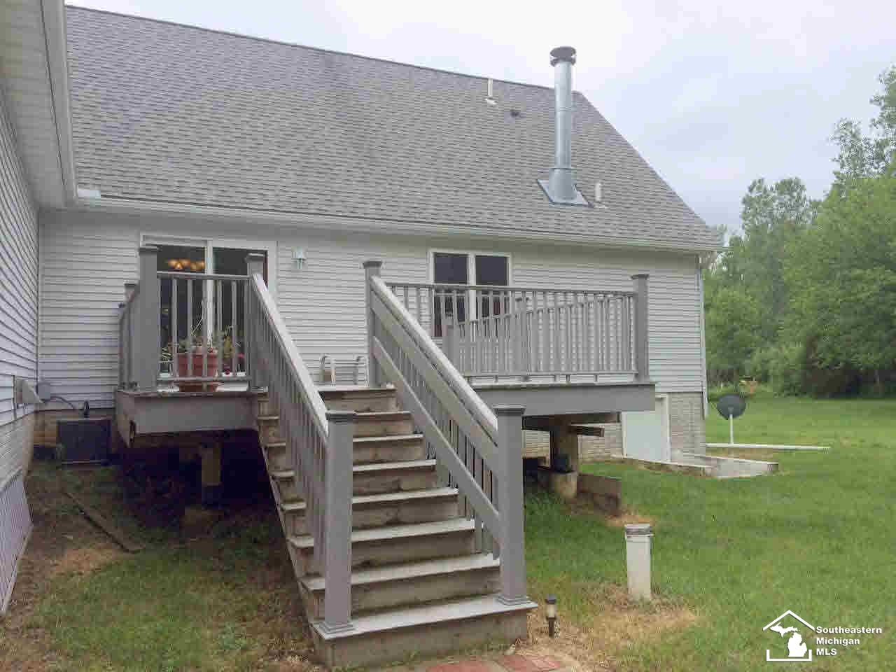 11391 Kruse Road Petersburg, MI 49270 - Photo 16 of 16 Deck