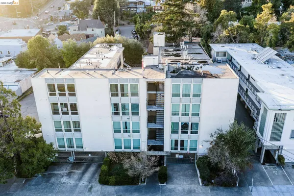 $6,250,000 | 3525 Dimond Avenue, Oakland, CA 94602