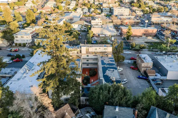 $6,250,000 | 3525 Dimond Avenue, Oakland, CA 94602