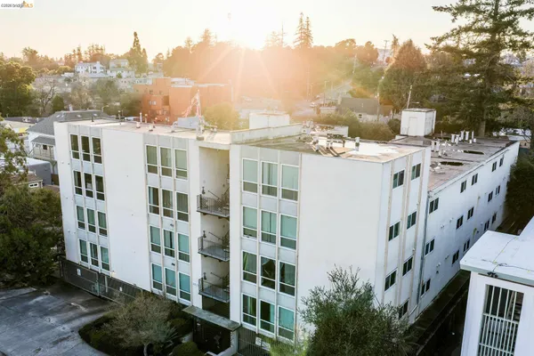 $6,250,000 | 3525 Dimond Avenue, Oakland, CA 94602