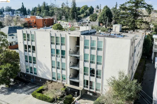 $6,250,000 | 3525 Dimond Avenue, Oakland, CA 94602