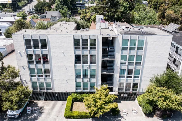 $6,250,000 | 3525 Dimond Avenue, Oakland, CA 94602