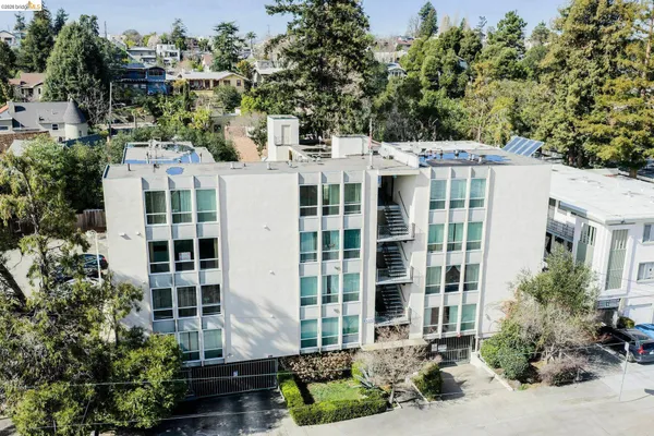 $6,250,000 | 3525 Dimond Avenue, Oakland, CA 94602