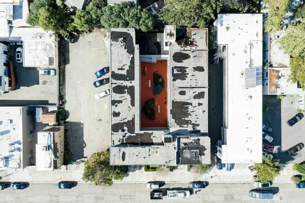 $6,250,000 | 3525 Dimond Avenue, Oakland, CA 94602