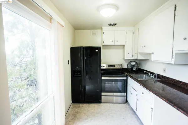 $6,250,000 | 3525 Dimond Avenue, Oakland, CA 94602