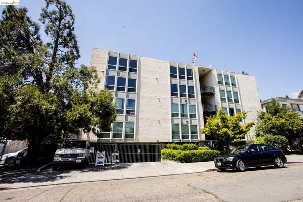 $6,250,000 | 3525 Dimond Avenue, Oakland, CA 94602