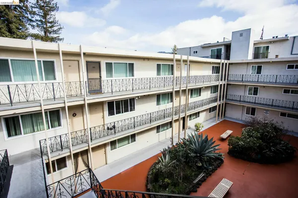 $6,250,000 | 3525 Dimond Avenue, Oakland, CA 94602