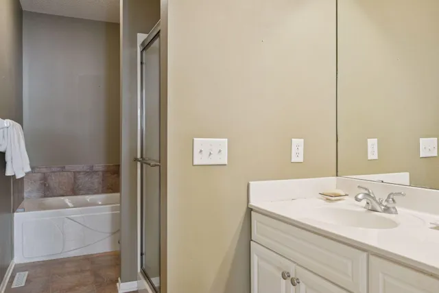 $549,900 | 14035 45th Avenue North, Plymouth, MN 55446