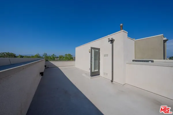 $5,500 | 13107 West Lumina Way, Van Nuys, CA 91401