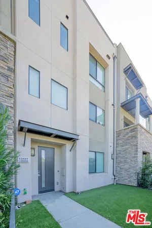 $5,500 | 13107 West Lumina Way, Van Nuys, CA 91401