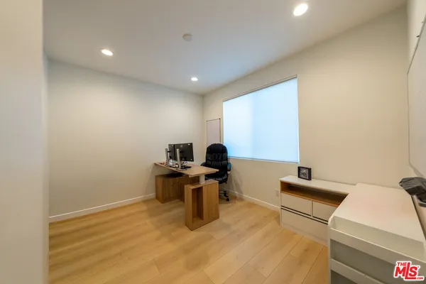 $5,500 | 13107 West Lumina Way, Van Nuys, CA 91401