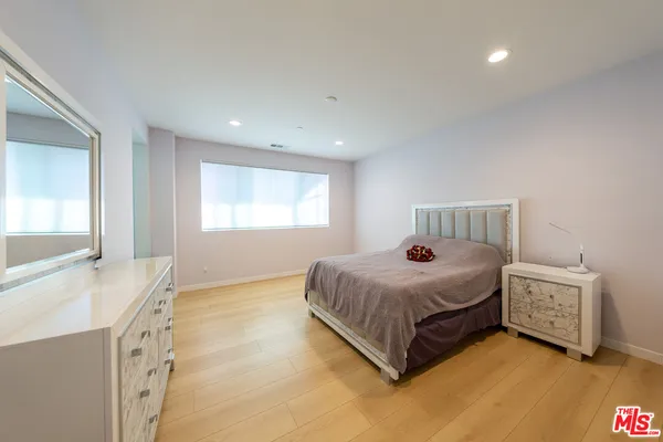 $5,500 | 13107 West Lumina Way, Van Nuys, CA 91401