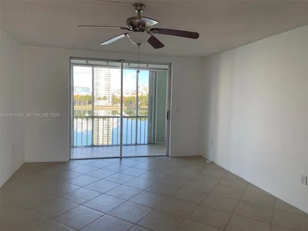 $1,800 | 2999 Point E Drive, Unit C609, Aventura, FL 33160