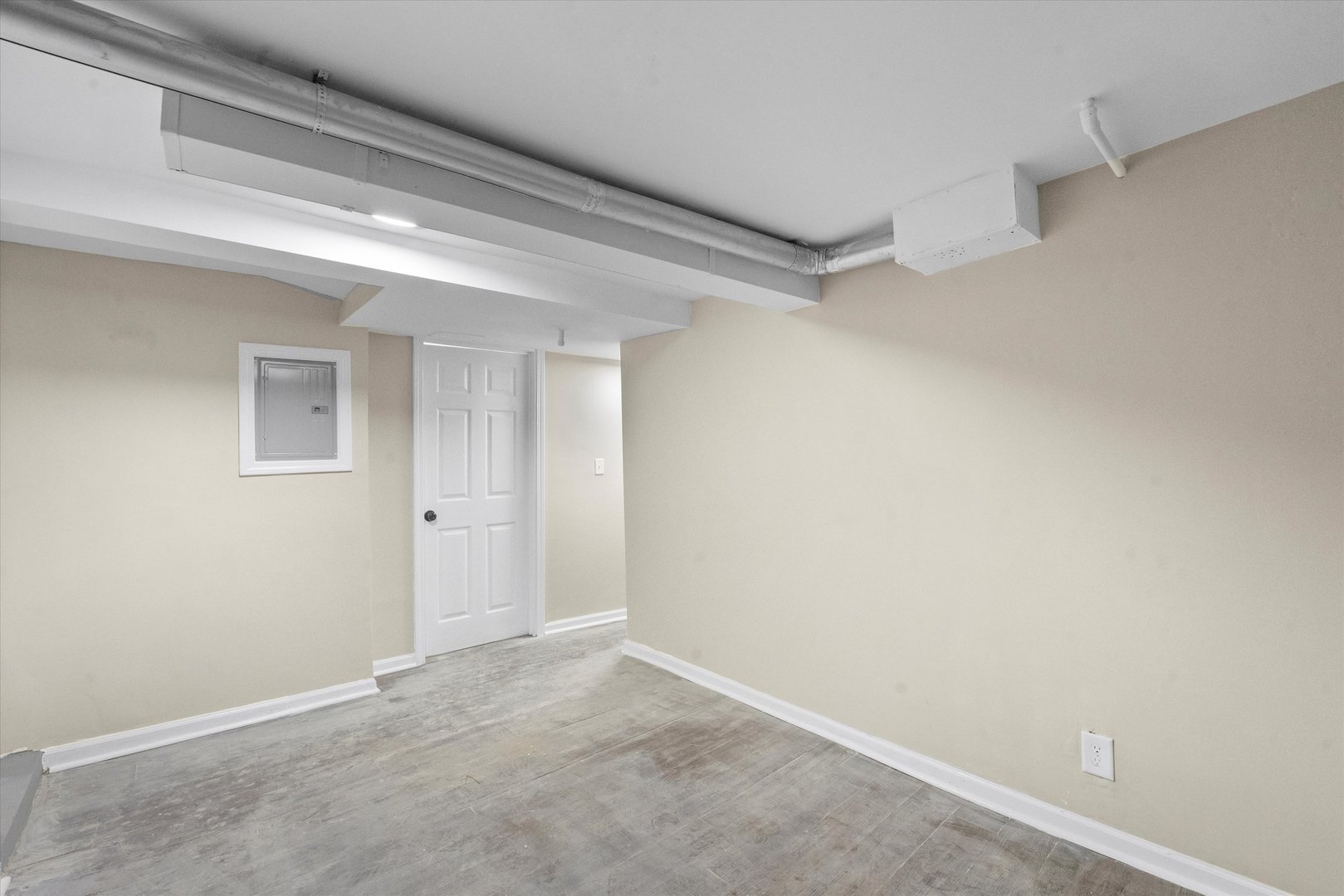 7224 South Union Avenue Chicago, IL 60621 - Photo 33 of 43 a view of an empty room