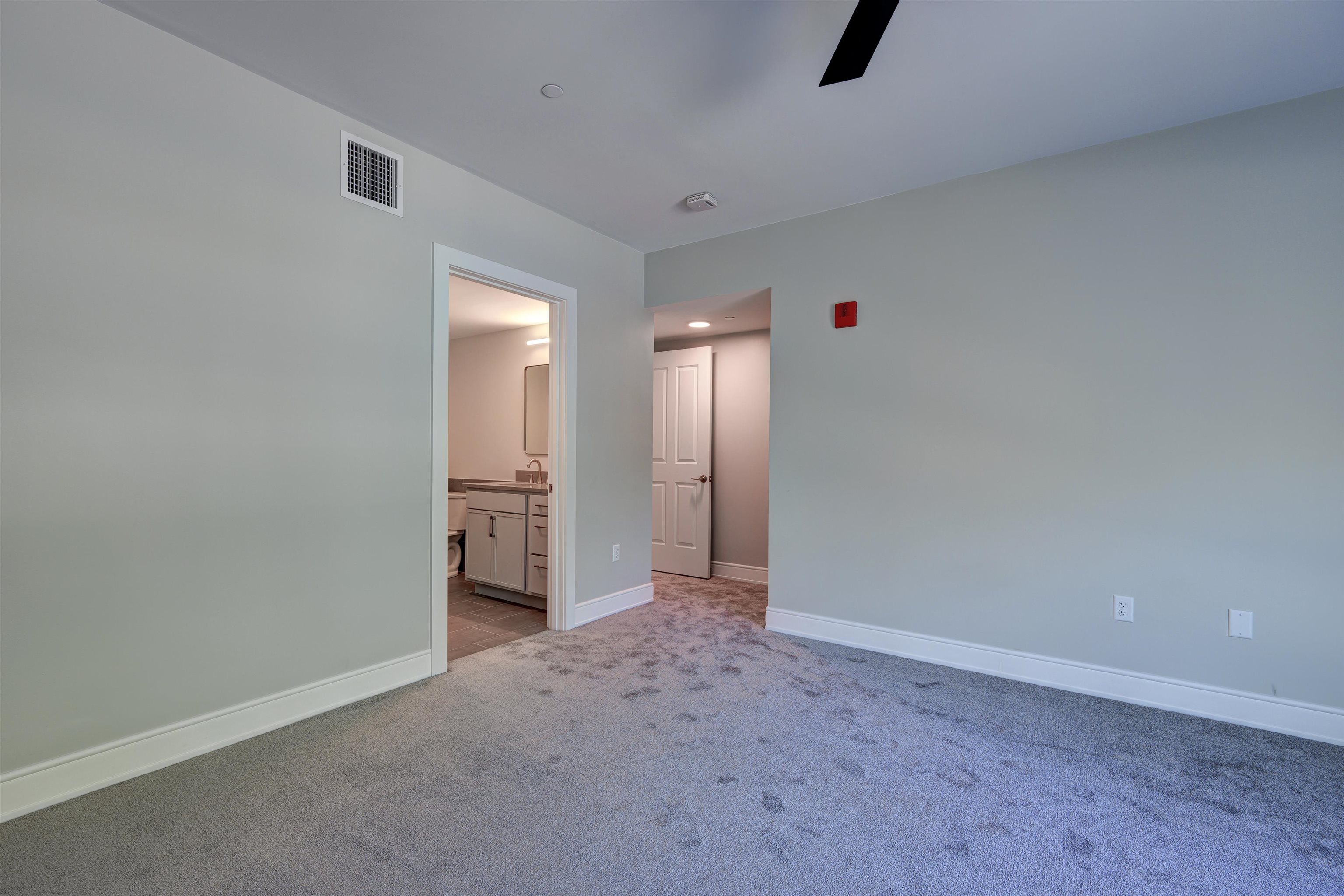 2059 Lafayette Road, Unit 201 Portsmouth, NH 03801 - Photo 14 of 26