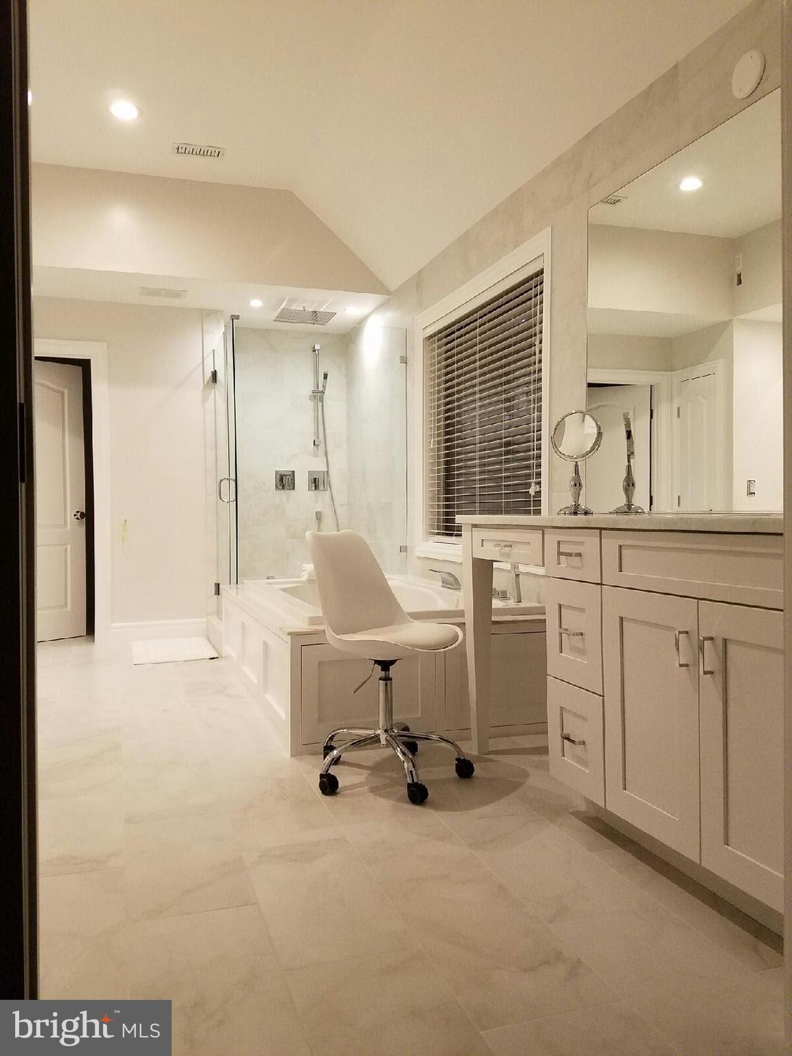 2009 Ridge Road Haymarket, VA 20169 - Photo 33 of 68 Master bath