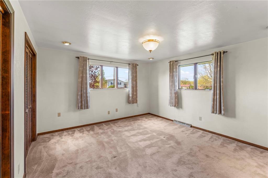 254 Walnut Street Houston, PA 15342 - Photo 16 of 29 an empty room with windows