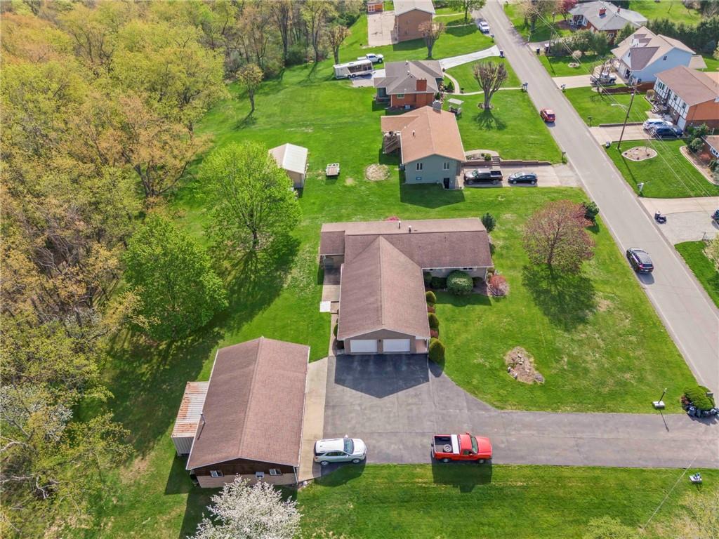 254 Walnut Street Houston, PA 15342 - Photo 28 of 29 an aerial view of a house