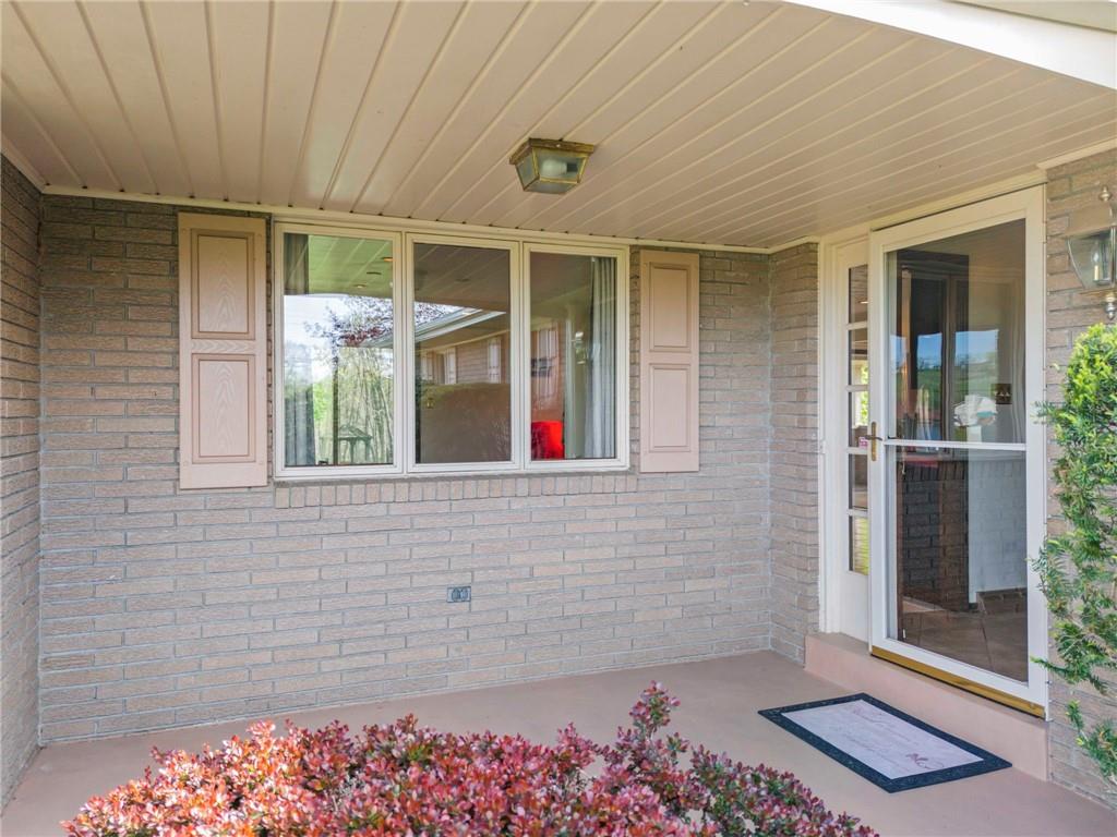 254 Walnut Street Houston, PA 15342 - Photo 3 of 29 a view of an entryway