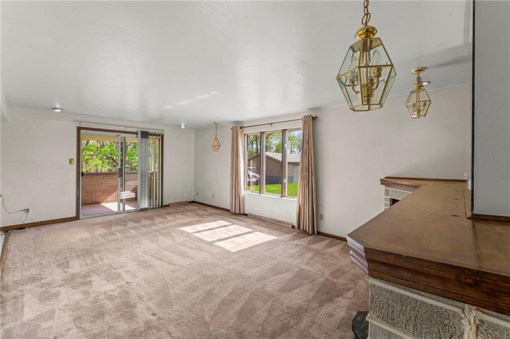 254 Walnut Street Houston, PA 15342 - Photo 9 of 29 a view of an empty room and window