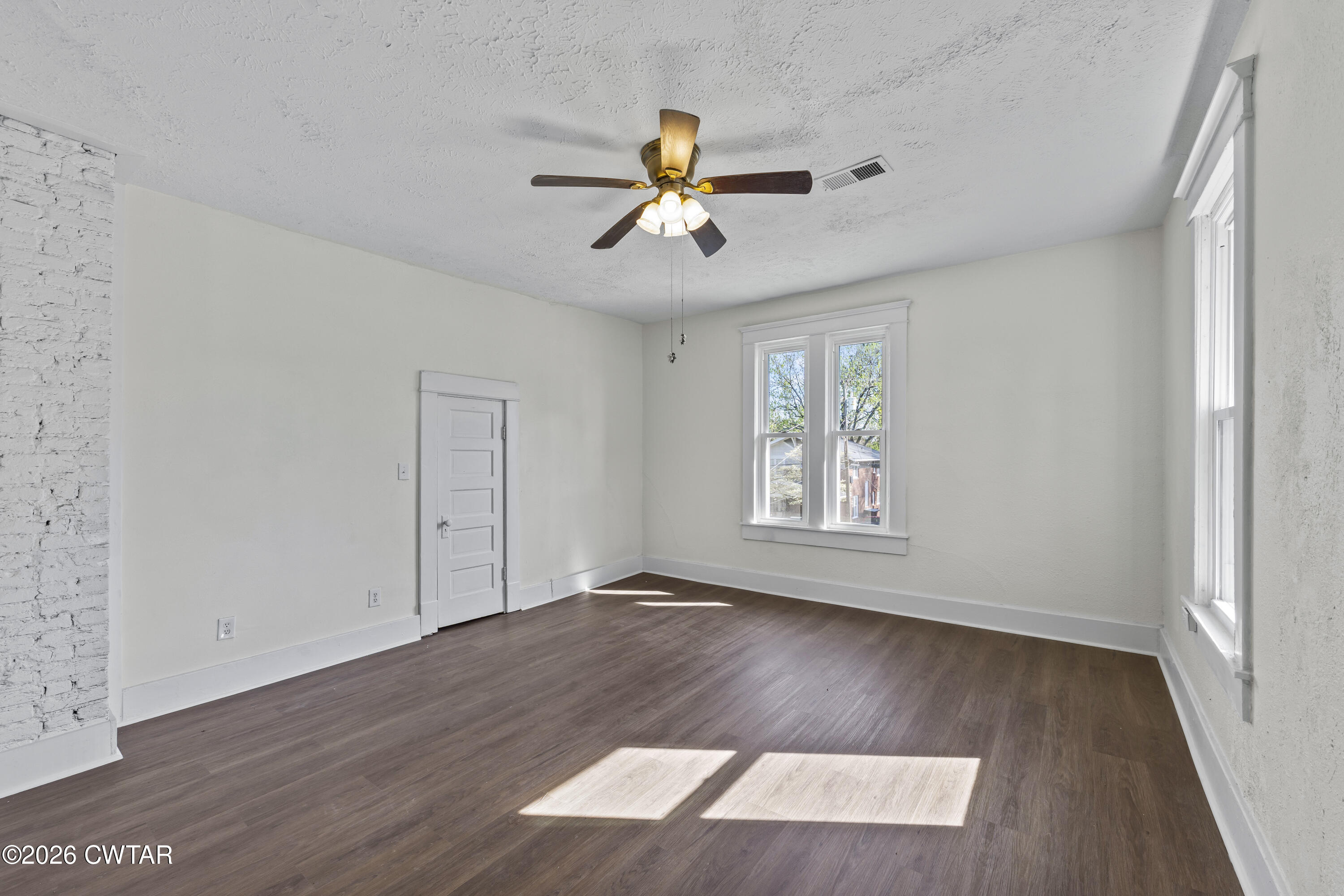 335 Division Avenue Jackson, TN 38301 - Photo 17 of 19 EN4A1729