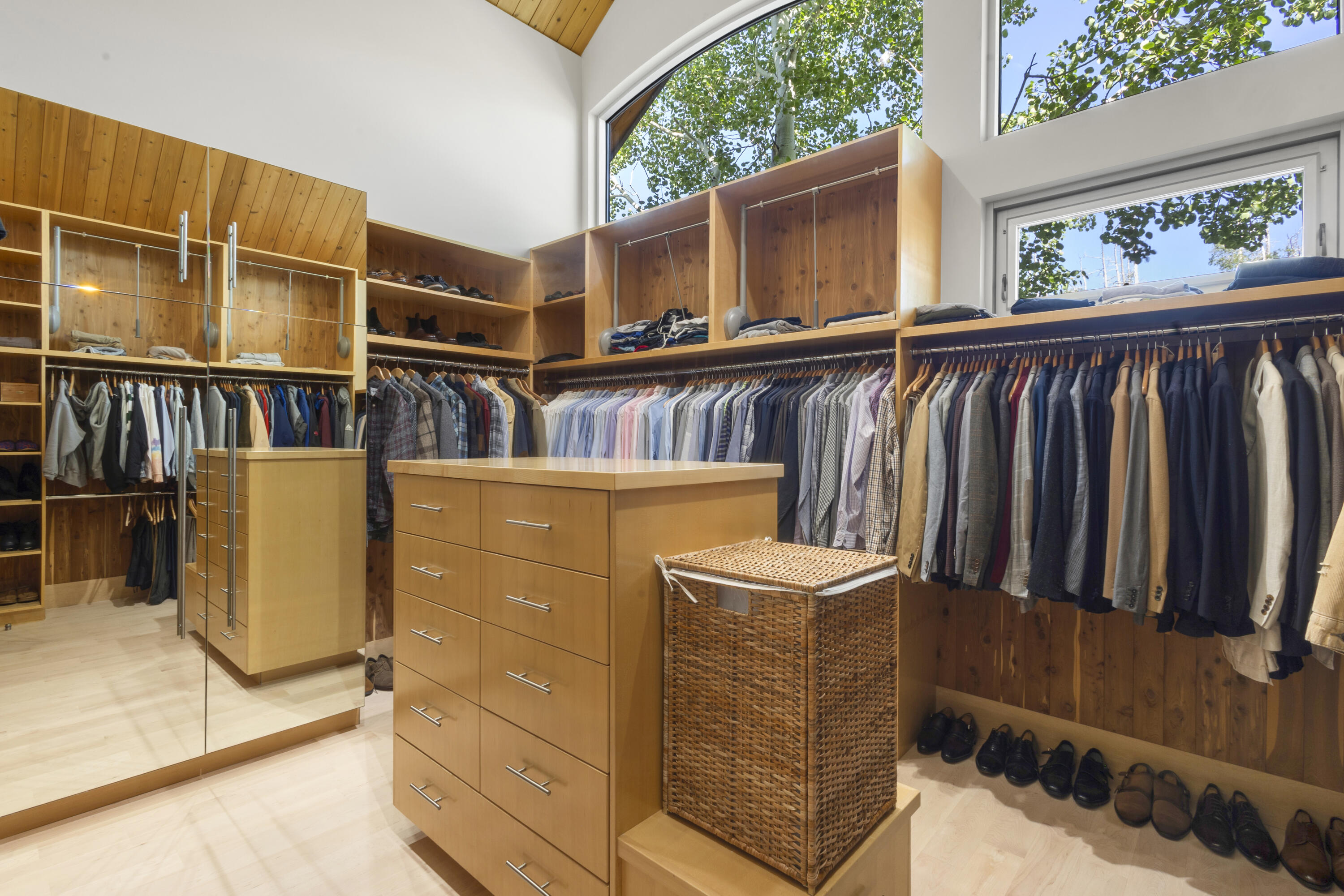 1804 Ranch Road Montrose, CO 81403 - Photo 20 of 37 Primary Closet
