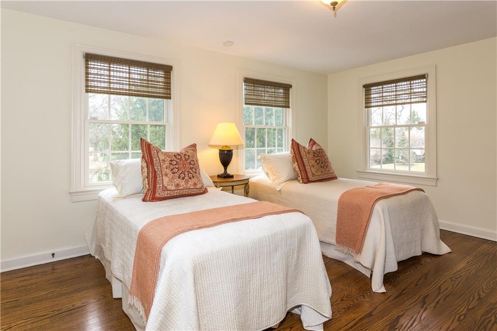 8115 Spring Mill Road Indianapolis, IN 46260 - Photo 16 of 20 Gallery Image 16