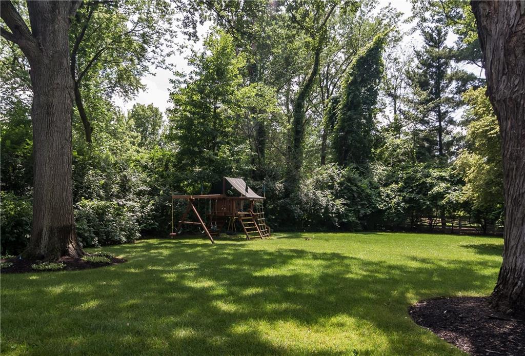 8115 Spring Mill Road Indianapolis, IN 46260 - Photo 19 of 20 Gallery Image 19