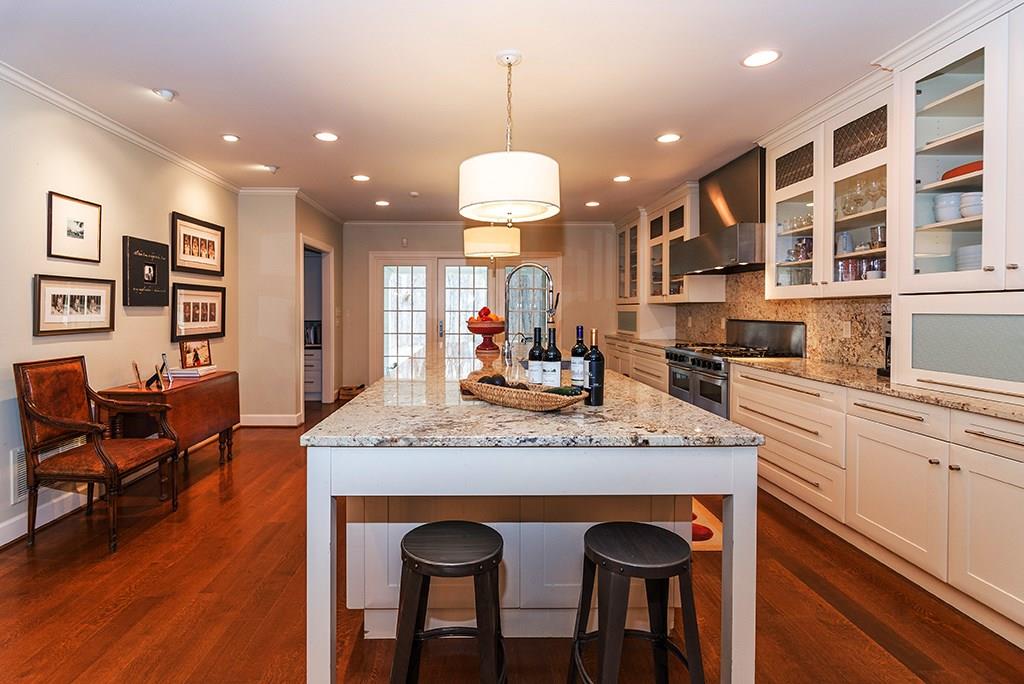 8115 Spring Mill Road Indianapolis, IN 46260 - Photo 5 of 20 Gallery Image 5