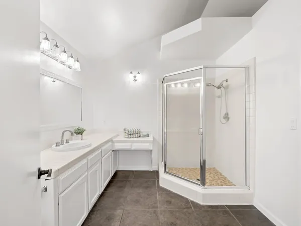 $499,000 | 1631 East Deyoung Drive, Fresno, CA 93720