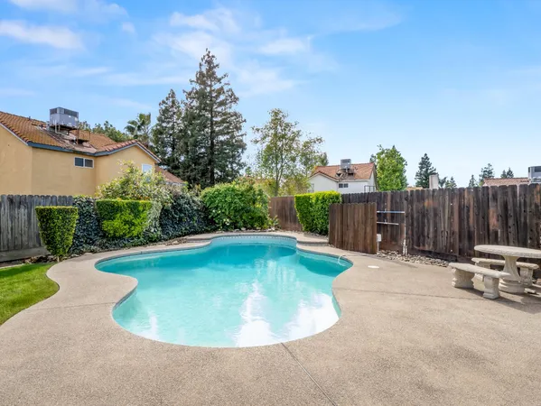 $499,000 | 1631 East Deyoung Drive, Fresno, CA 93720