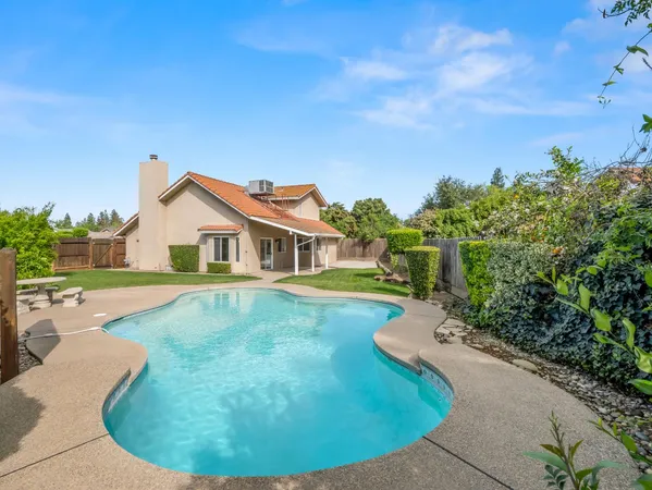 $499,000 | 1631 East Deyoung Drive, Fresno, CA 93720