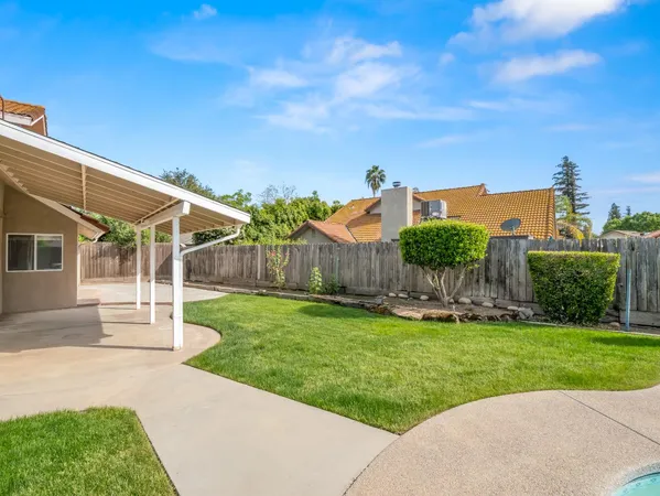 $499,000 | 1631 East Deyoung Drive, Fresno, CA 93720