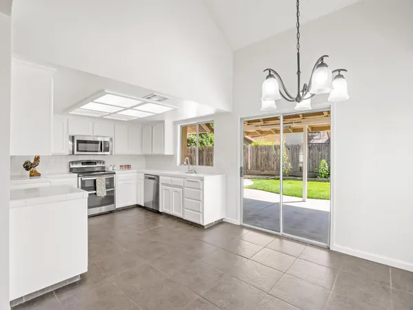 $499,000 | 1631 East Deyoung Drive, Fresno, CA 93720