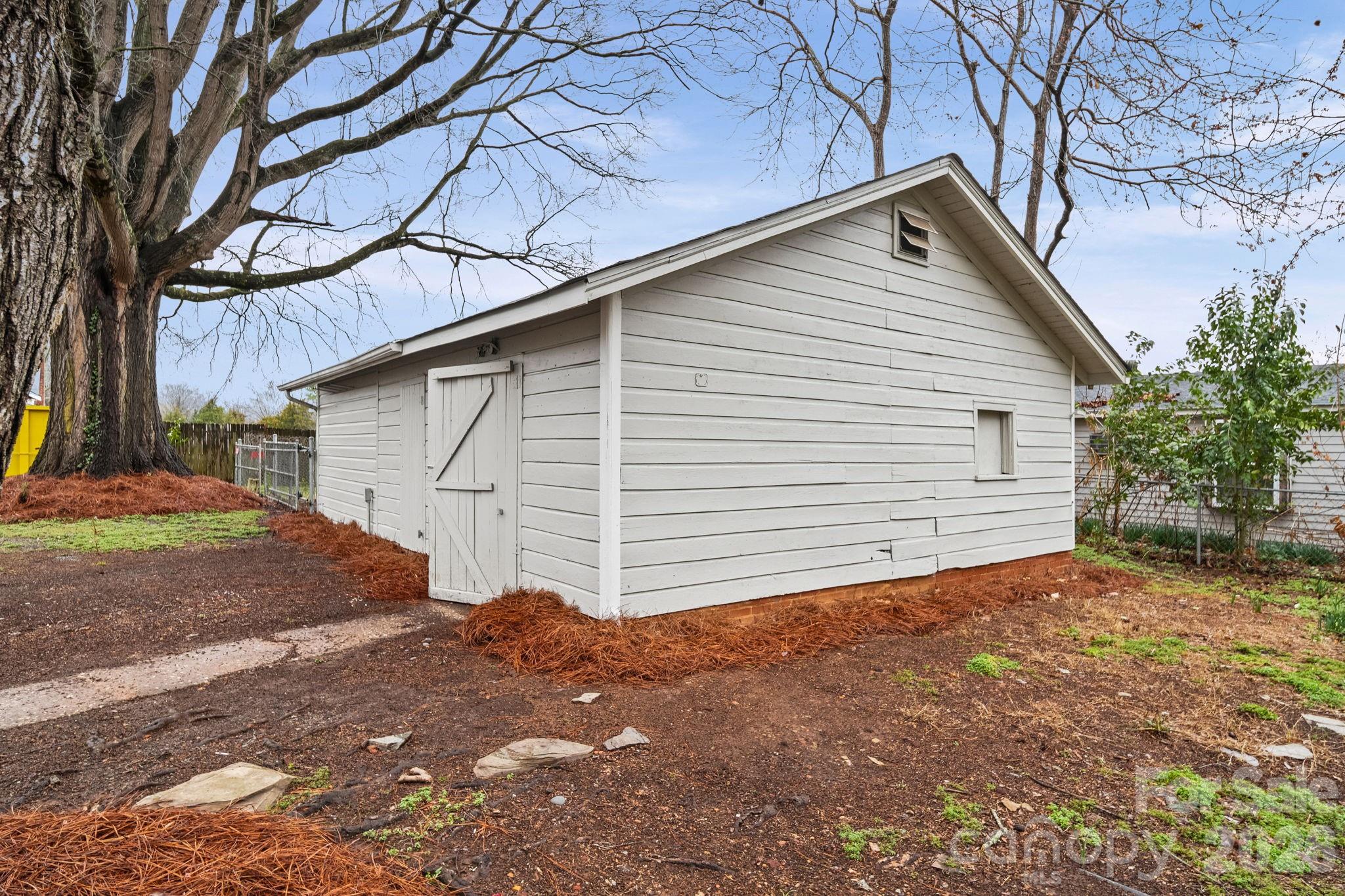 411 Jackson Street Albemarle, NC 28001 - Photo 12 of 41