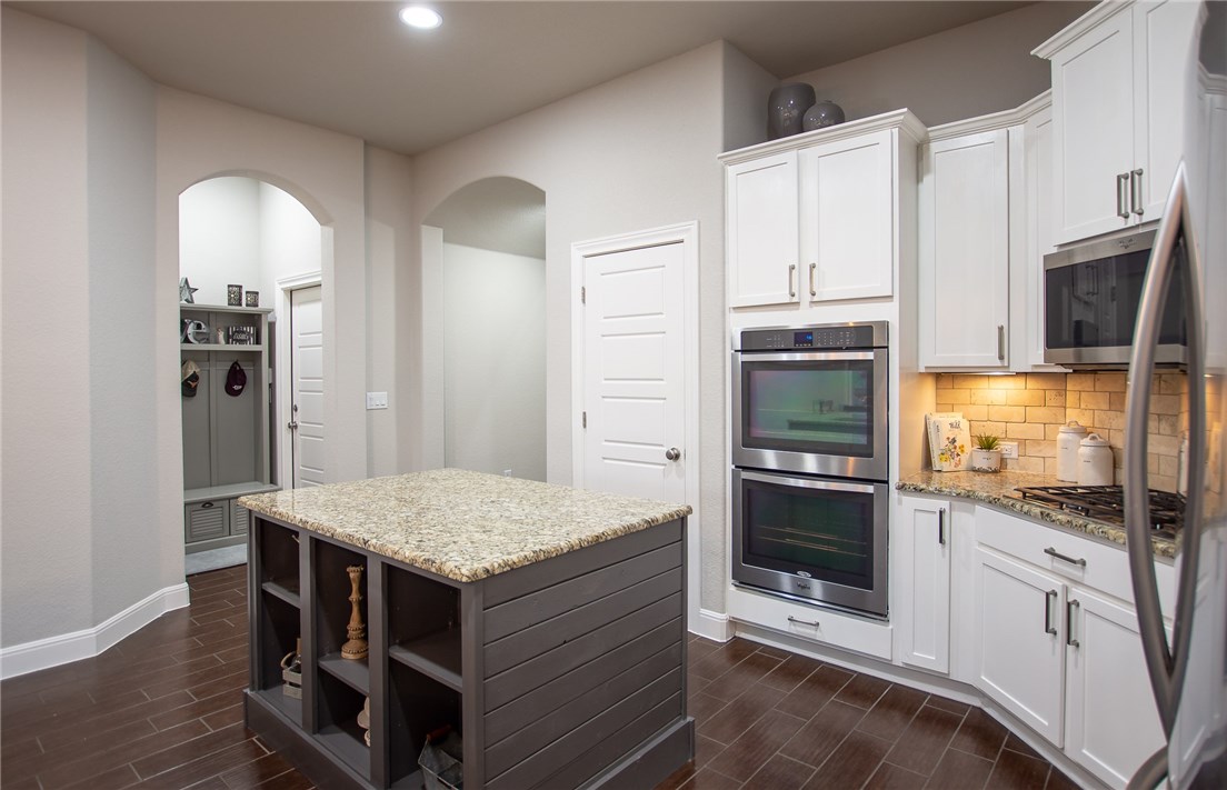 22521 Rock Wren Road Spicewood, TX 78669 - Photo 18 of 38