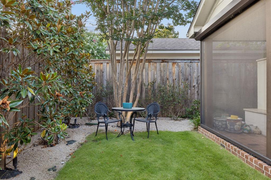 8111 Chadbourne Road Dallas, TX 75209 - Photo 32 of 33
