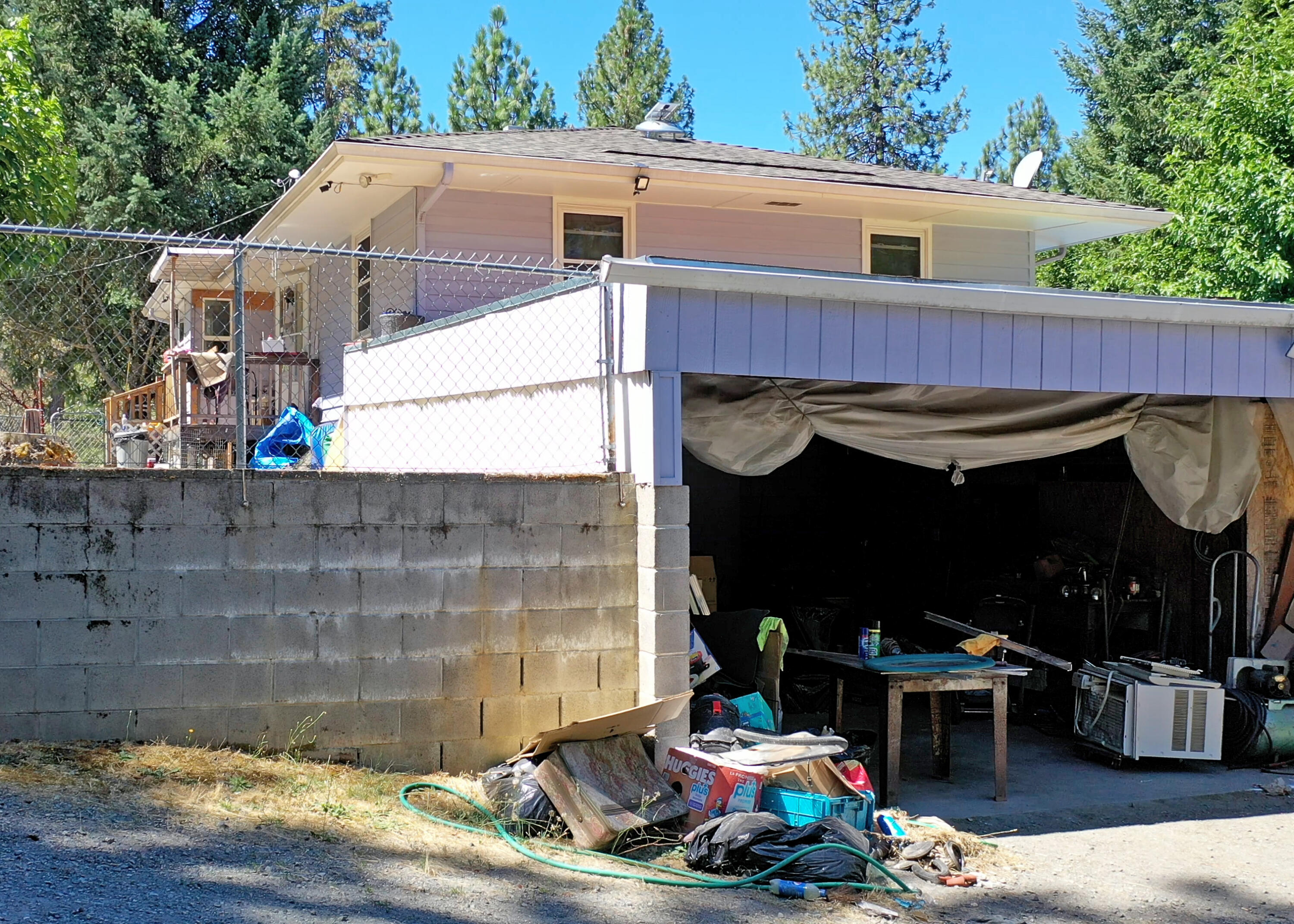 635 Robertson Bridge Road Grants Pass, OR 97526 - Photo 2 of 31 a view of sitting area in balcony