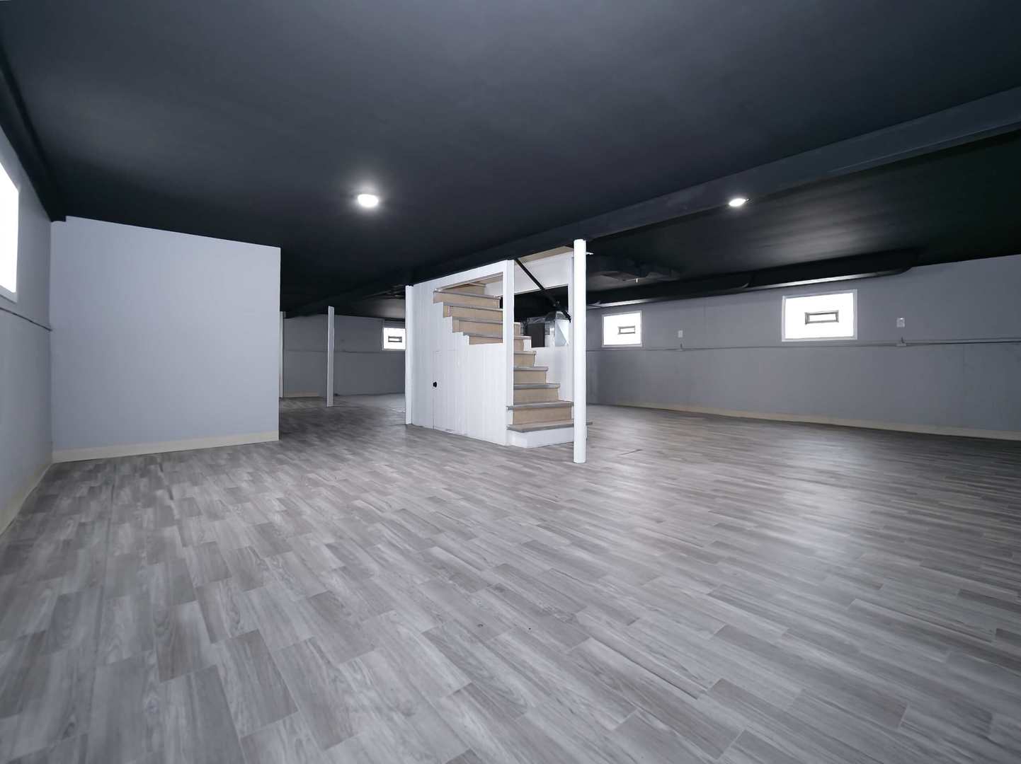 2926 Prairie Avenue Brookfield, IL 60513 - Photo 34 of 49 a view of a livingroom with wooden floor