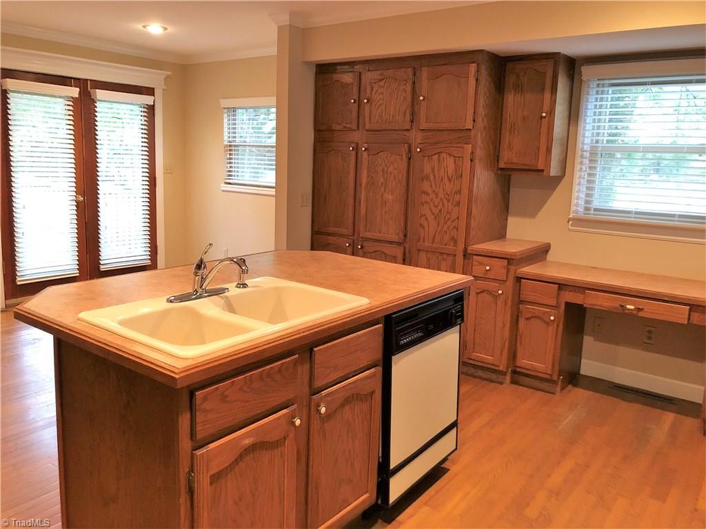 6280 Styers Ferry Road Clemmons, NC 27012 - Photo 5 of 19 Kitchen looking into breakfast room.