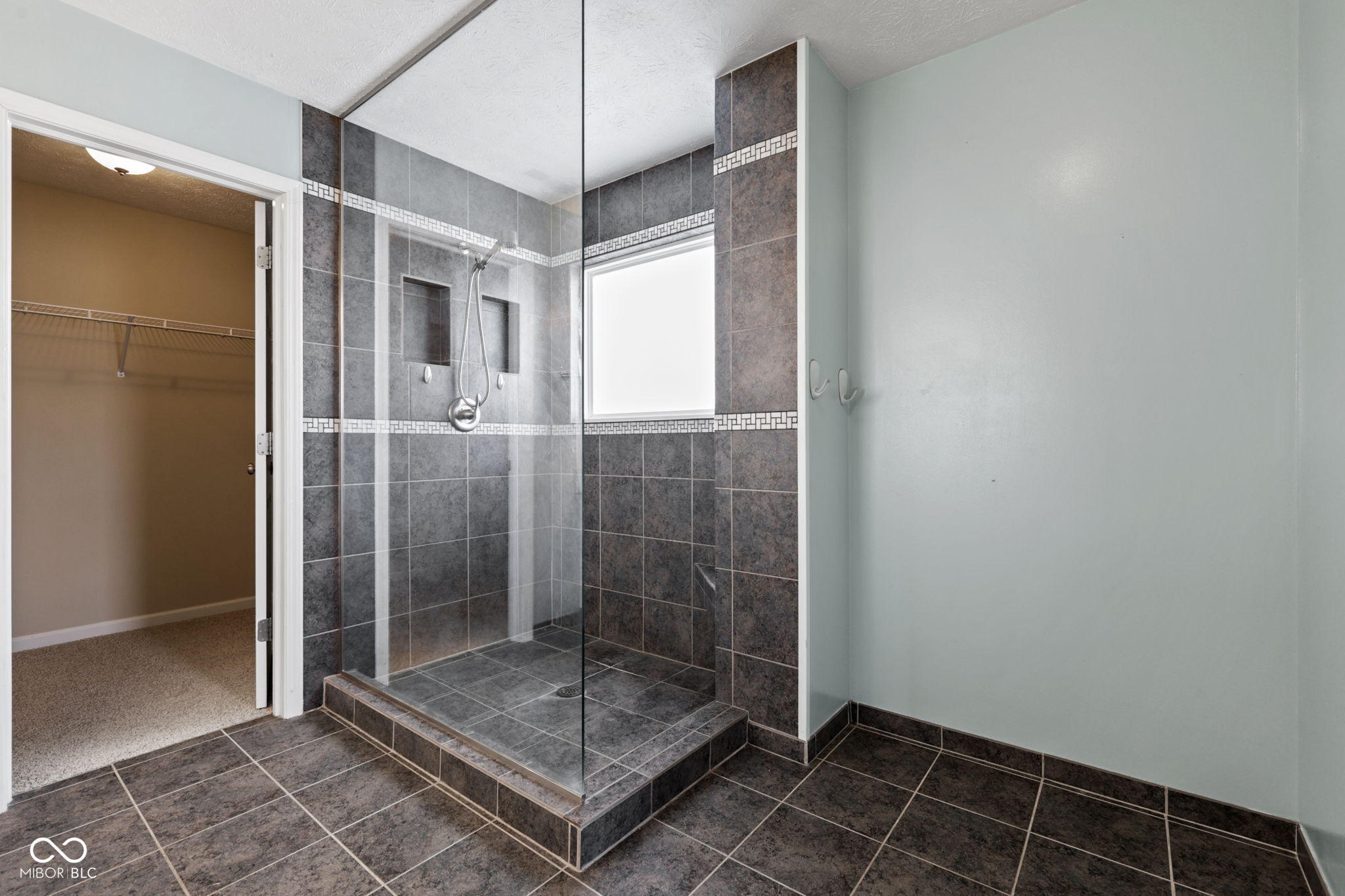 8346 Bravestone Way Indianapolis, IN 46239 - Photo 3 of 42