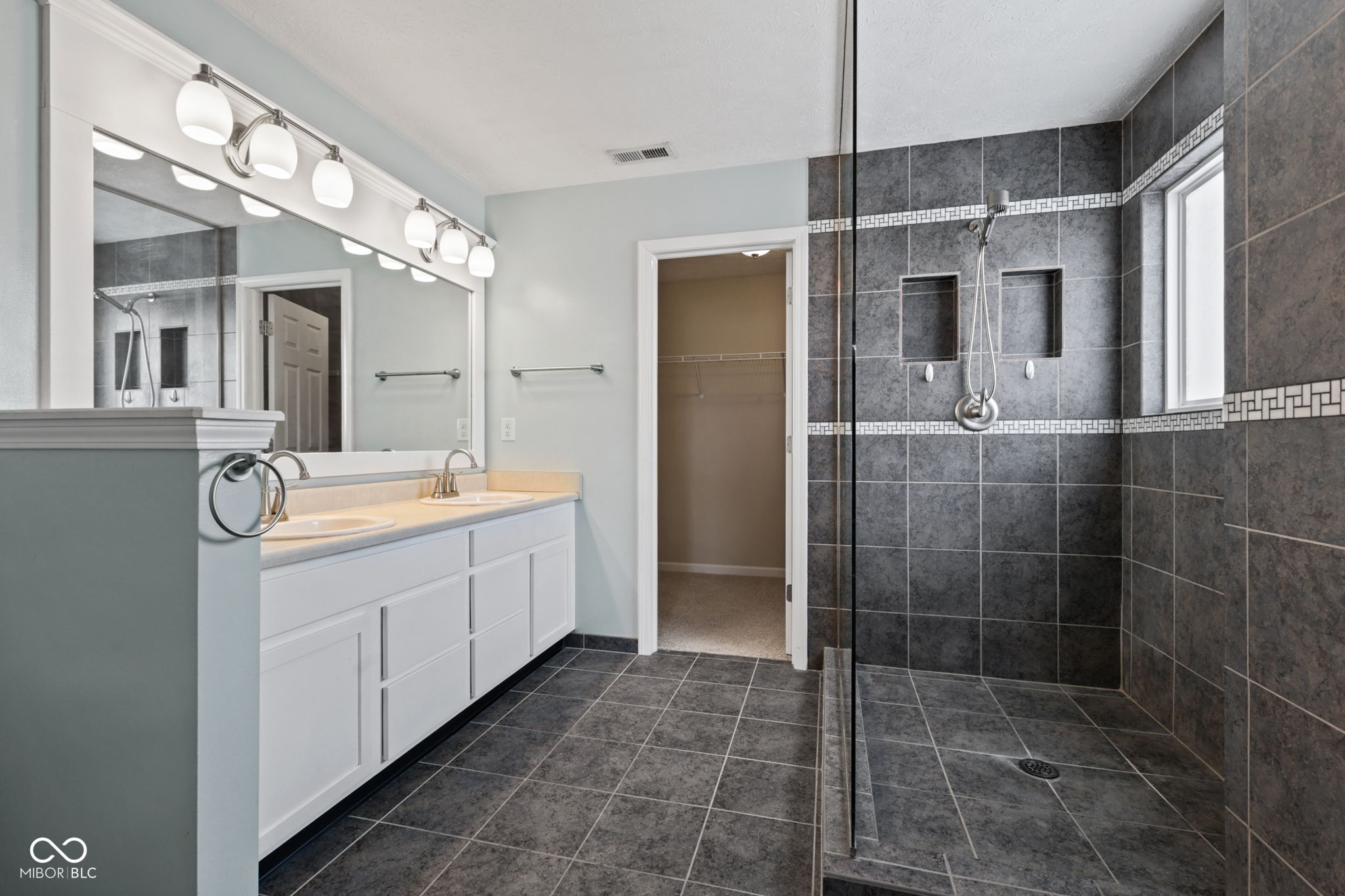 8346 Bravestone Way Indianapolis, IN 46239 - Photo 4 of 42