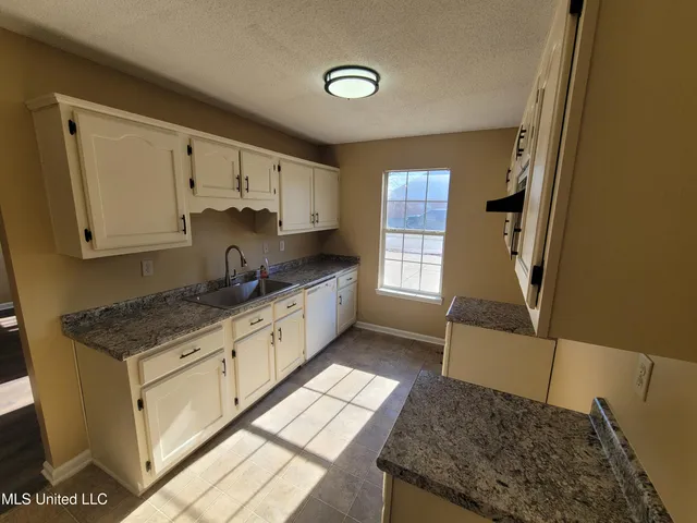 $170,000 | 1658 Joy Boulevard, Horn Lake, MS 38637