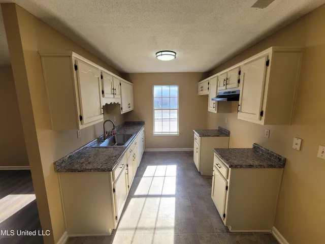 $170,000 | 1658 Joy Boulevard, Horn Lake, MS 38637