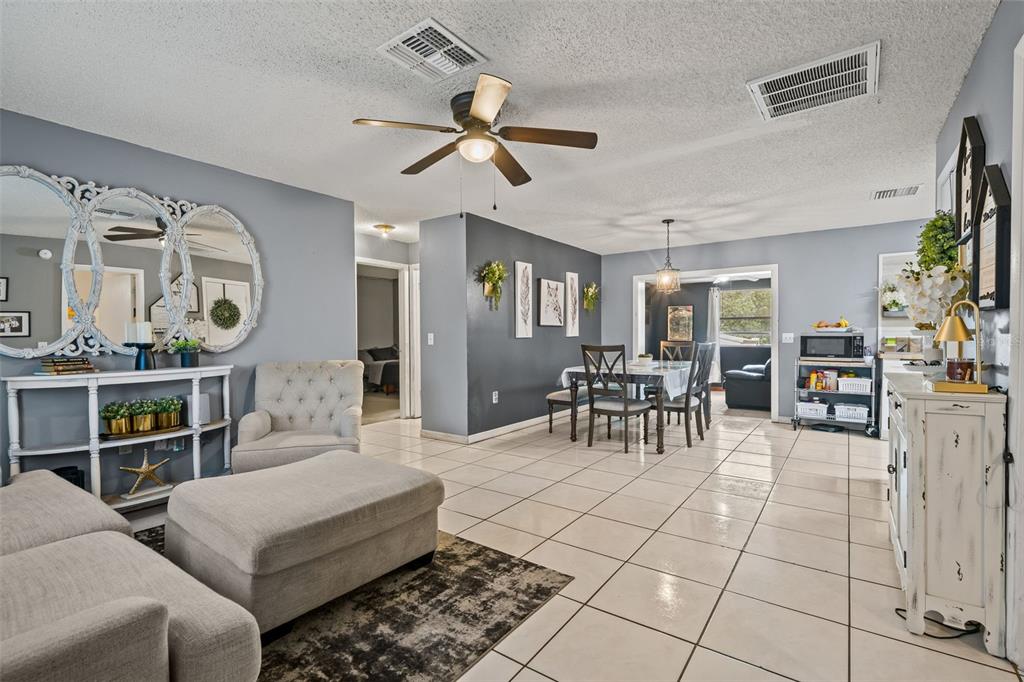 12989 Linden Drive Spring Hill, FL 34609 - Photo 9 of 28 a living room with furniture