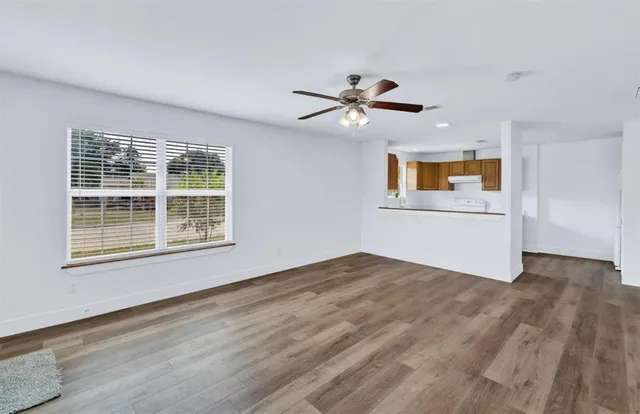 $2,145 | 530 Southeast 2nd Street, Grand Prairie, TX 75051